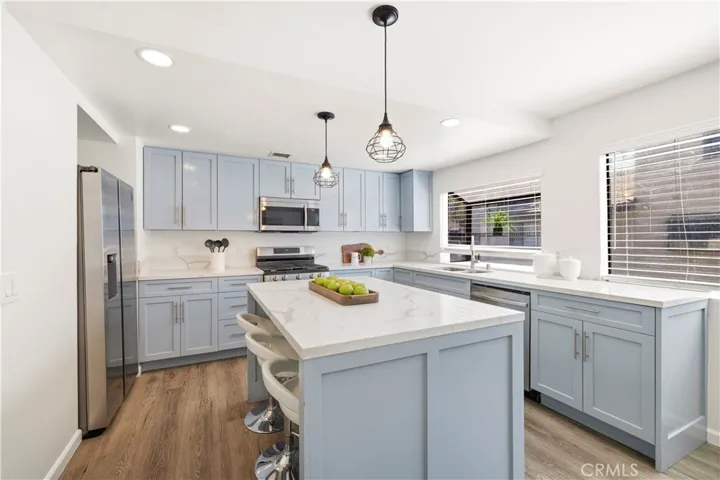 5800 Owensmouth Avenue 14, Woodland Hills, California 91367