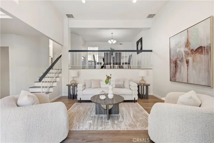 5800 Owensmouth Avenue 14, Woodland Hills, California 91367
