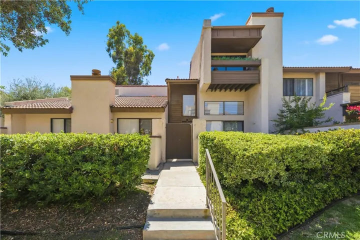 5800 Owensmouth Avenue 14, Woodland Hills, California 91367