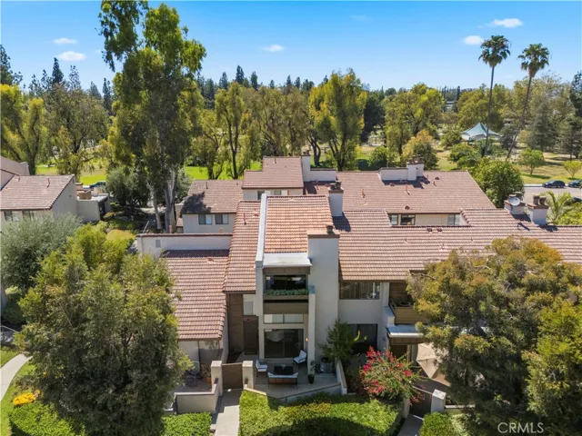 5800 Owensmouth Avenue 14, Woodland Hills, California 91367