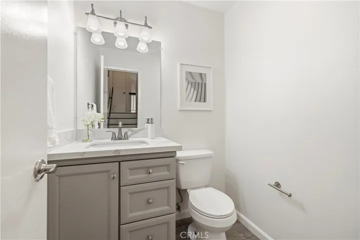 5800 Owensmouth Avenue 14, Woodland Hills, California 91367