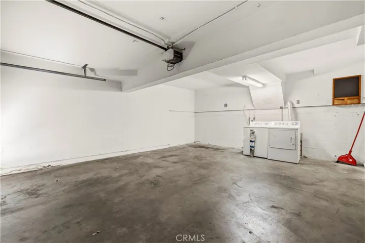 5800 Owensmouth Avenue 14, Woodland Hills, California 91367