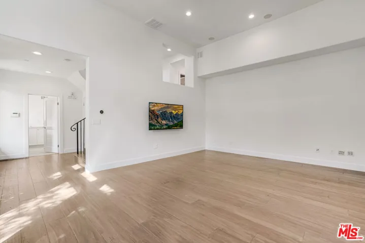 5744 Celedon, Playa Vista, California 90094