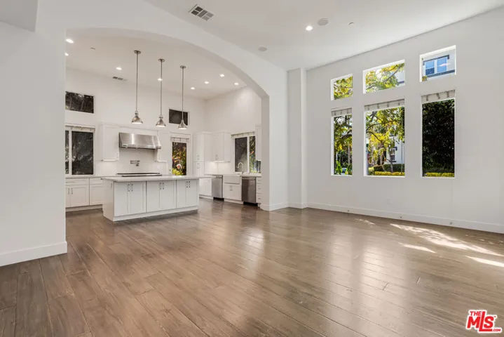 5744 Celedon, Playa Vista, California 90094