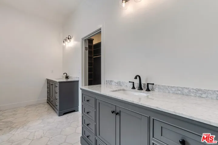 5744 Celedon, Playa Vista, California 90094