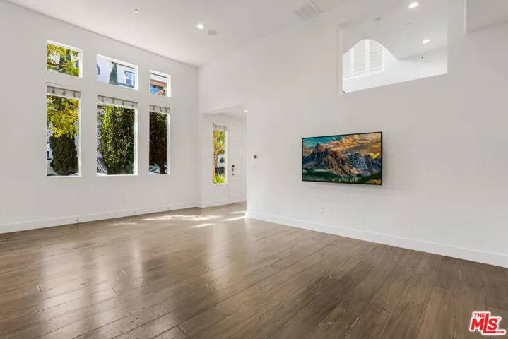 5744 Celedon, Playa Vista, California 90094