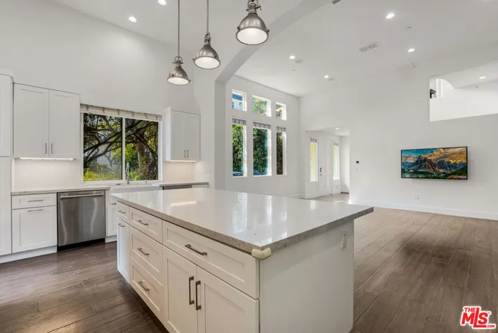 5744 Celedon, Playa Vista, California 90094