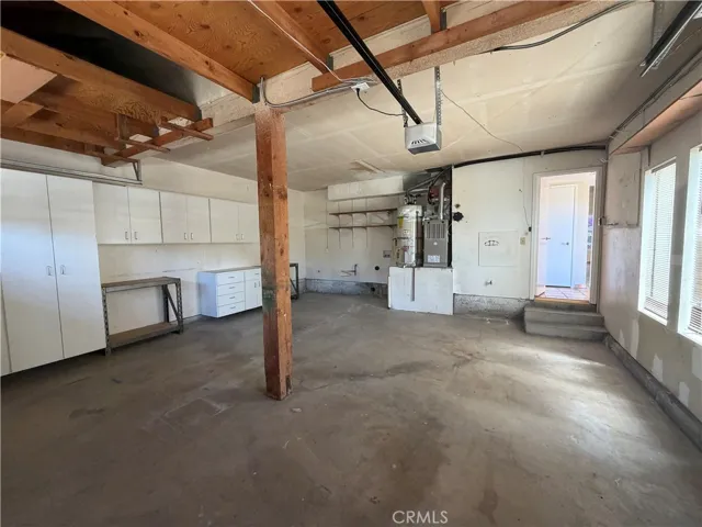 garage with washer and dryer hookups