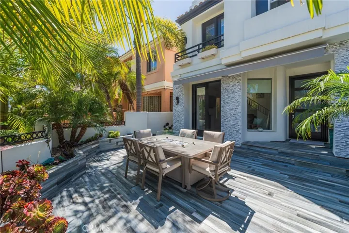 611 21st Street, Huntington Beach, California 92648