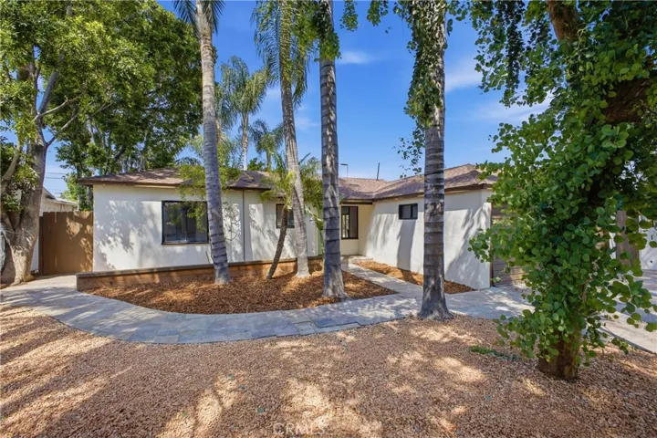 6845 Aura Avenue, Reseda, California 91335