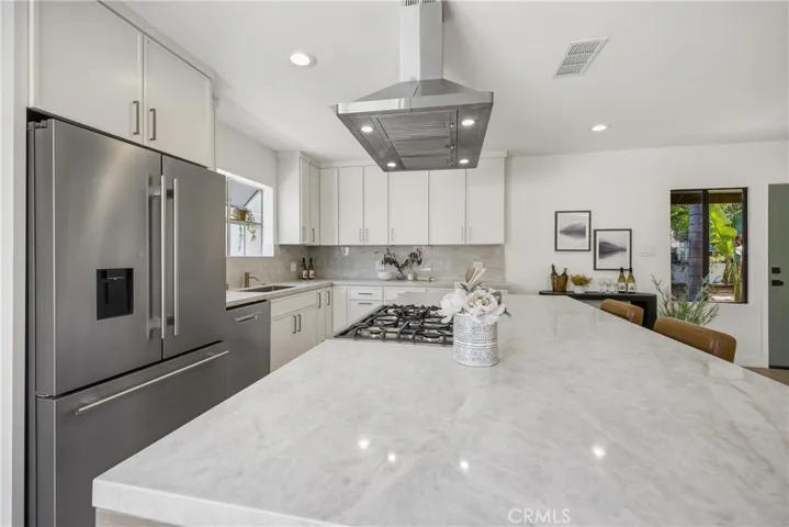 6845 Aura Avenue, Reseda, California 91335