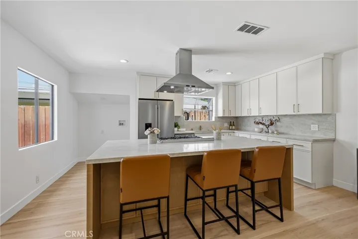 6845 Aura Avenue, Reseda, California 91335