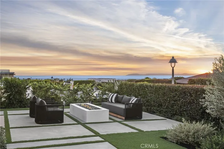 1120 White Sails Way, Corona Del Mar, California 92625