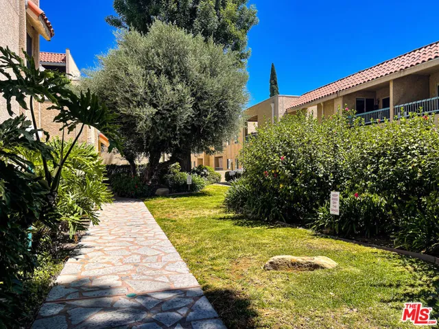 18307 Burbank Boulevard 202, Tarzana, California 91356