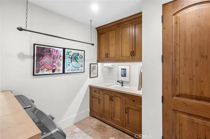 2100 Crestview Drive, Laguna Beach, California 92651