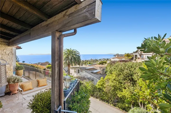 2100 Crestview Drive, Laguna Beach, California 92651