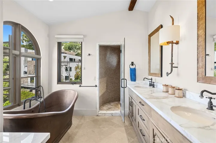2100 Crestview Drive, Laguna Beach, California 92651
