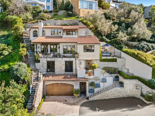 2100 Crestview Drive, Laguna Beach, California 92651