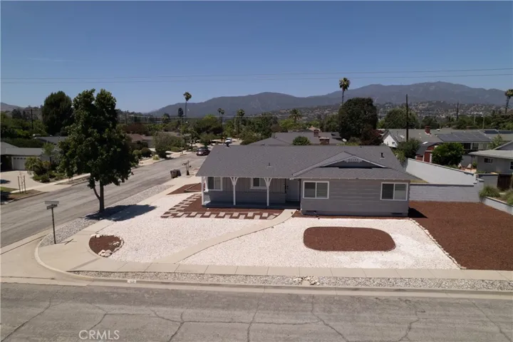 1127 Turning Bend, Claremont, California 91711