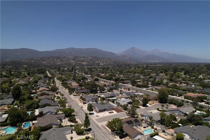 1127 Turning Bend, Claremont, California 91711