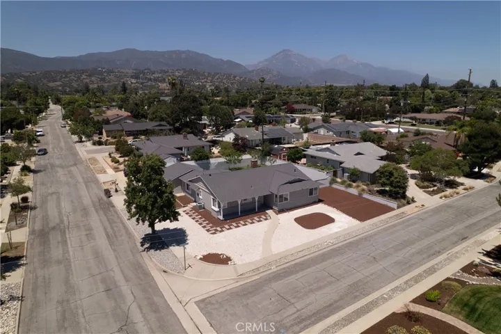1127 Turning Bend, Claremont, California 91711