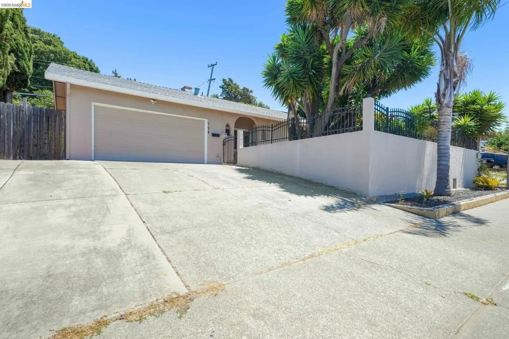 724 Lockwood Dr.