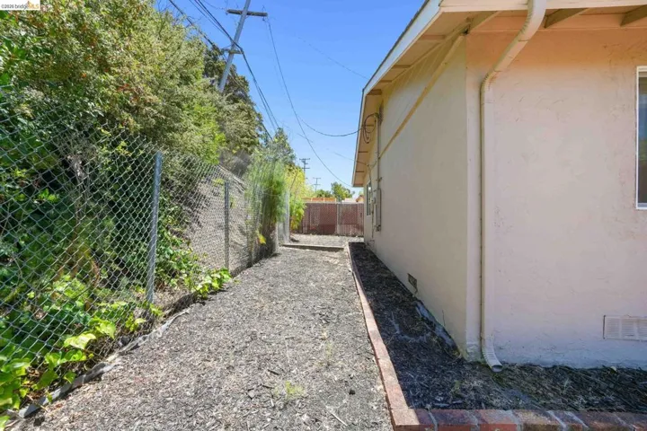 724 Lockwood Dr., Vallejo, California 94547