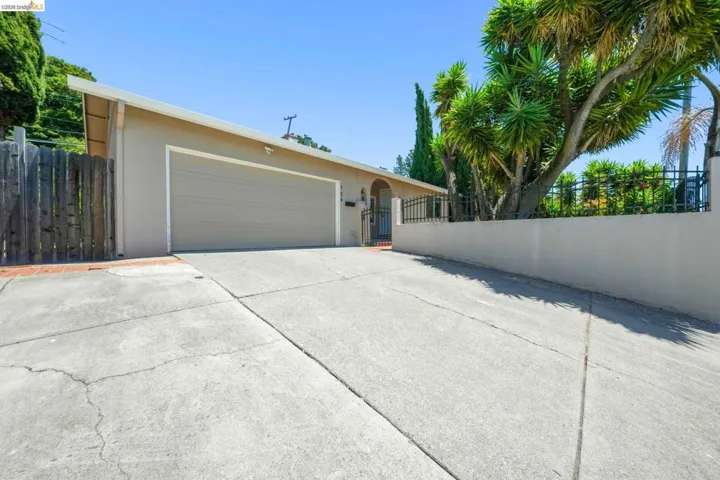 724 Lockwood Dr., Vallejo, California 94547