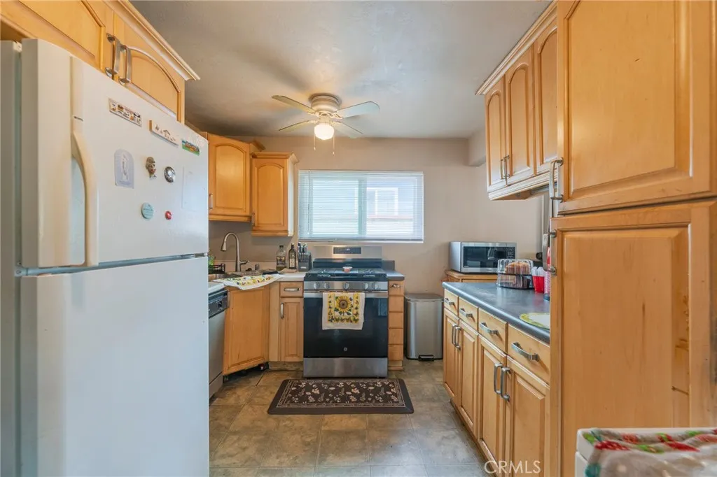 851 W Crestwood, San Pedro, California 90731 — photo 5