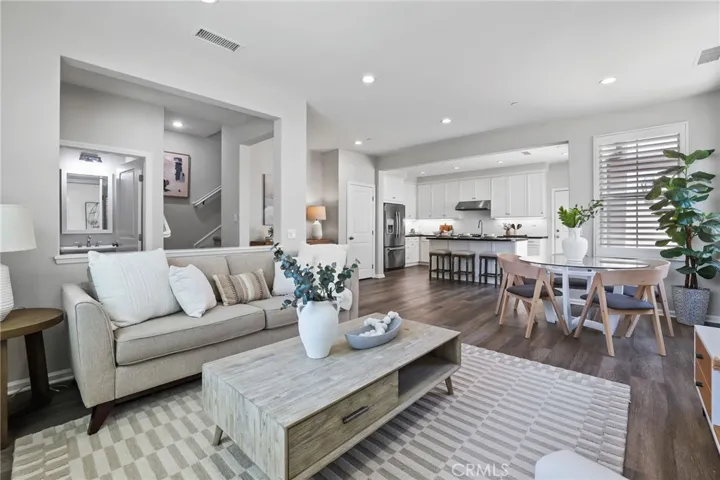 71 Emerald Clover, Irvine, California 92620