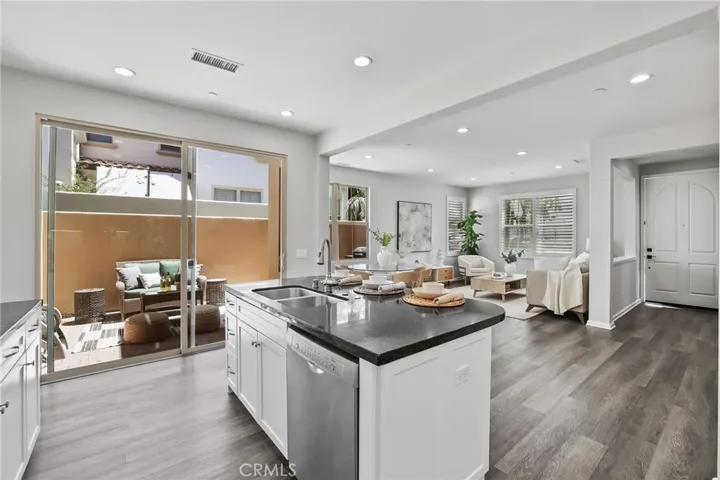 71 Emerald Clover, Irvine, California 92620