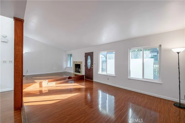 10055 Larwin 3, Chatsworth, California 91311