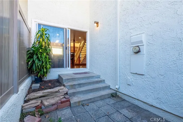 10055 Larwin 3, Chatsworth, California 91311