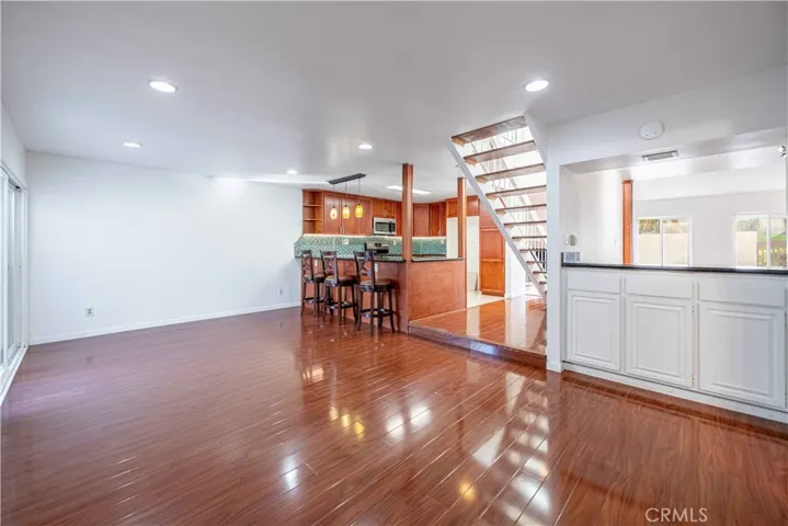 10055 Larwin 3, Chatsworth, California 91311