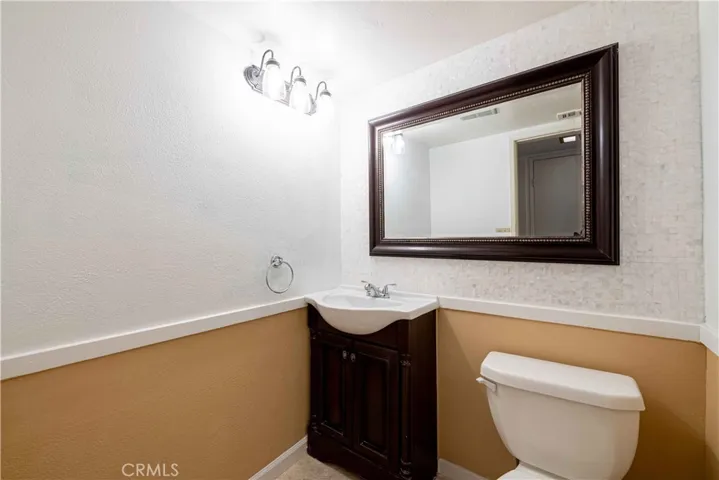 10055 Larwin 3, Chatsworth, California 91311