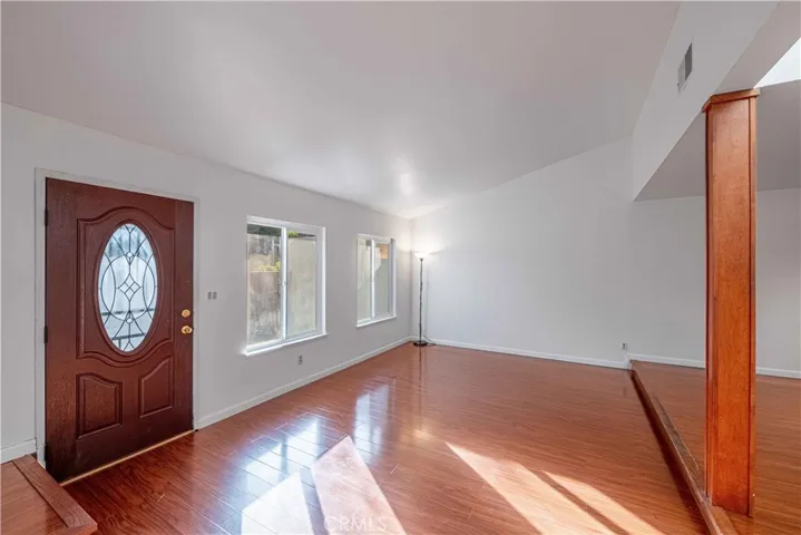 10055 Larwin 3, Chatsworth, California 91311