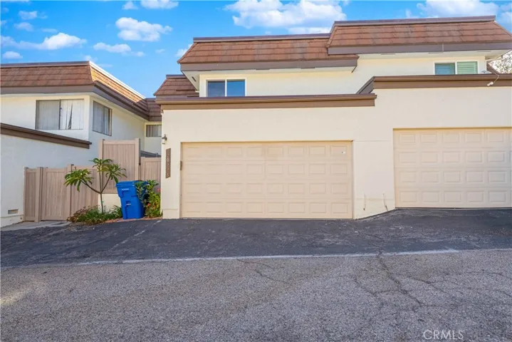 10055 Larwin 3, Chatsworth, California 91311