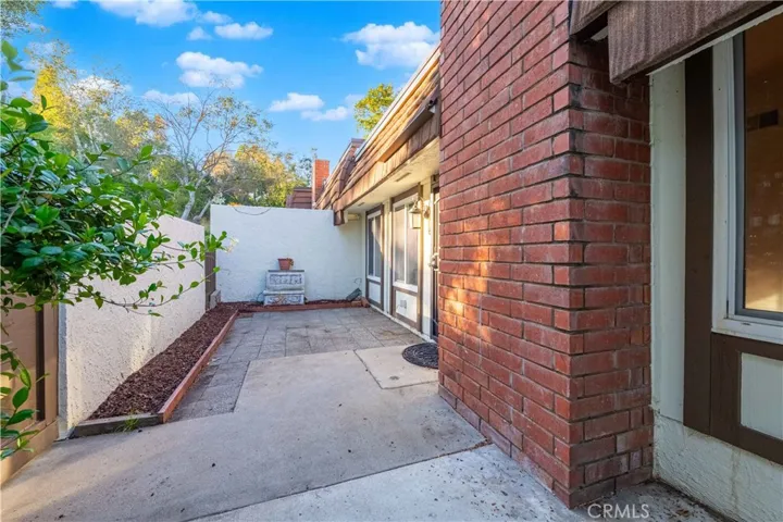10055 Larwin 3, Chatsworth, California 91311
