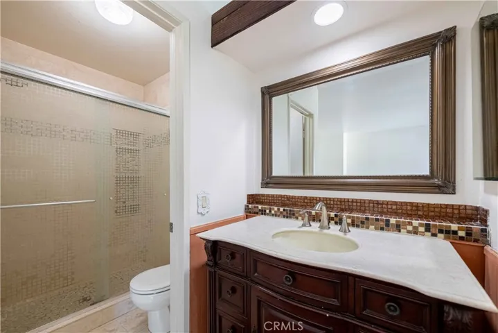 10055 Larwin 3, Chatsworth, California 91311