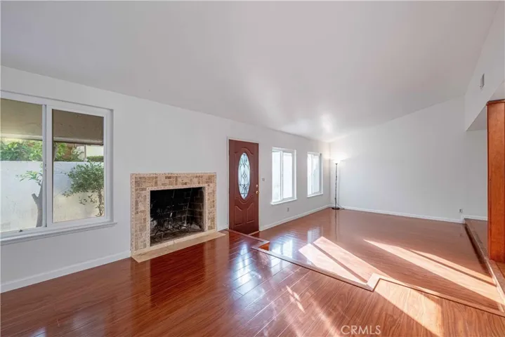 10055 Larwin 3, Chatsworth, California 91311