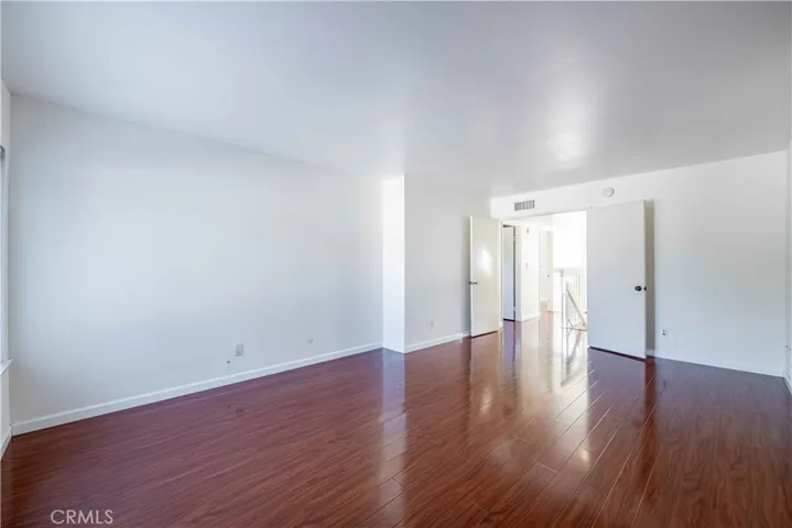 10055 Larwin 3, Chatsworth, California 91311