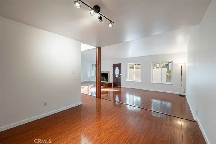 10055 Larwin 3, Chatsworth, California 91311