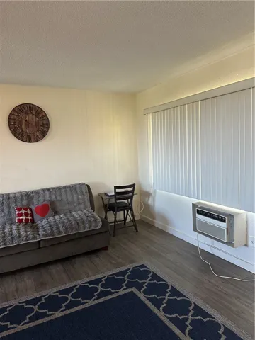 12287 Osborne, Pacoima, California 91331