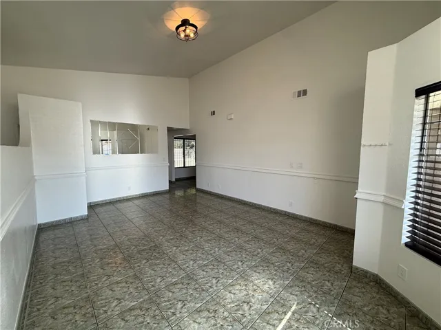 834 Shana Court, Perris, California 92570