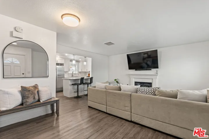 4241 1/2 Lennox Boulevard B, Inglewood, California 90304