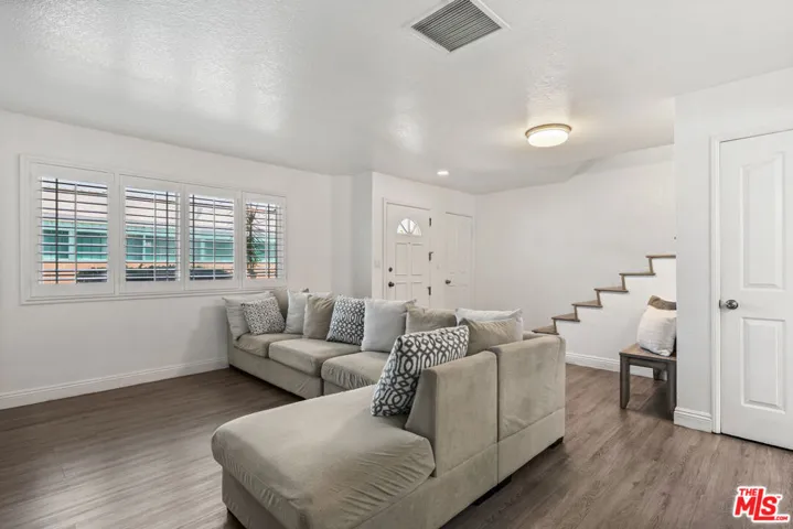 4241 1/2 Lennox Boulevard B, Inglewood, California 90304