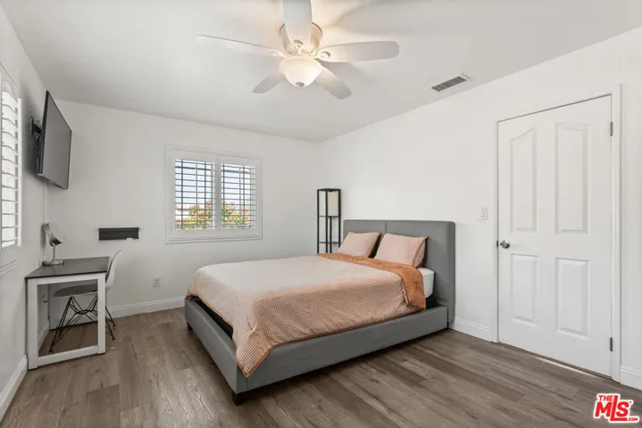 4241 1/2 Lennox Boulevard B, Inglewood, California 90304