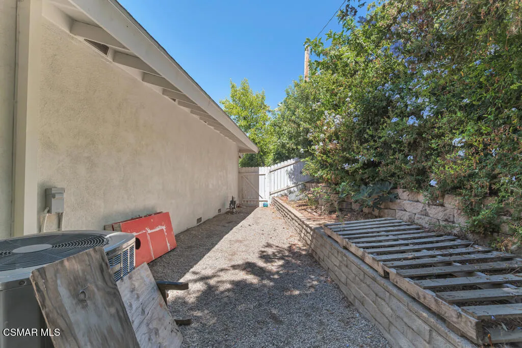 1060 Colby Cir- HsHProd-43