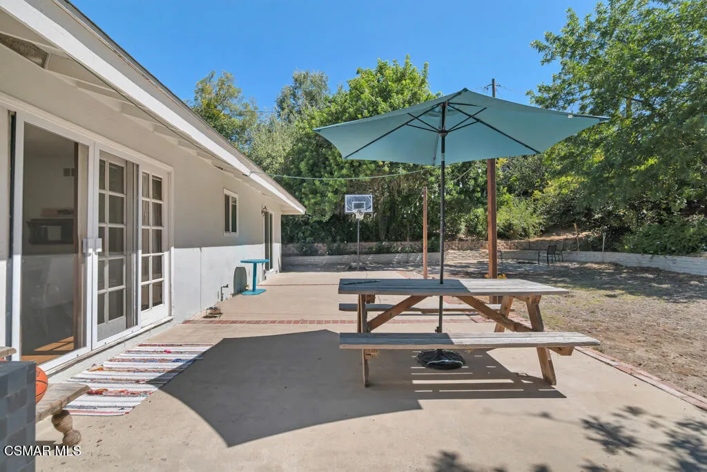 1060 Colby Cir- HsHProd-36