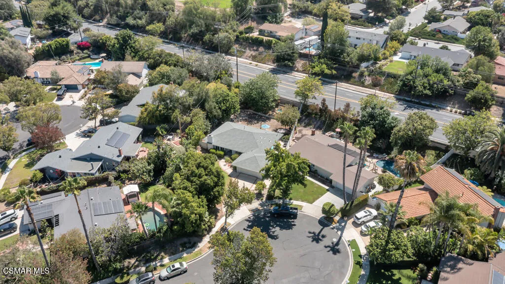 1060 Colby Cir- HsHProd-2